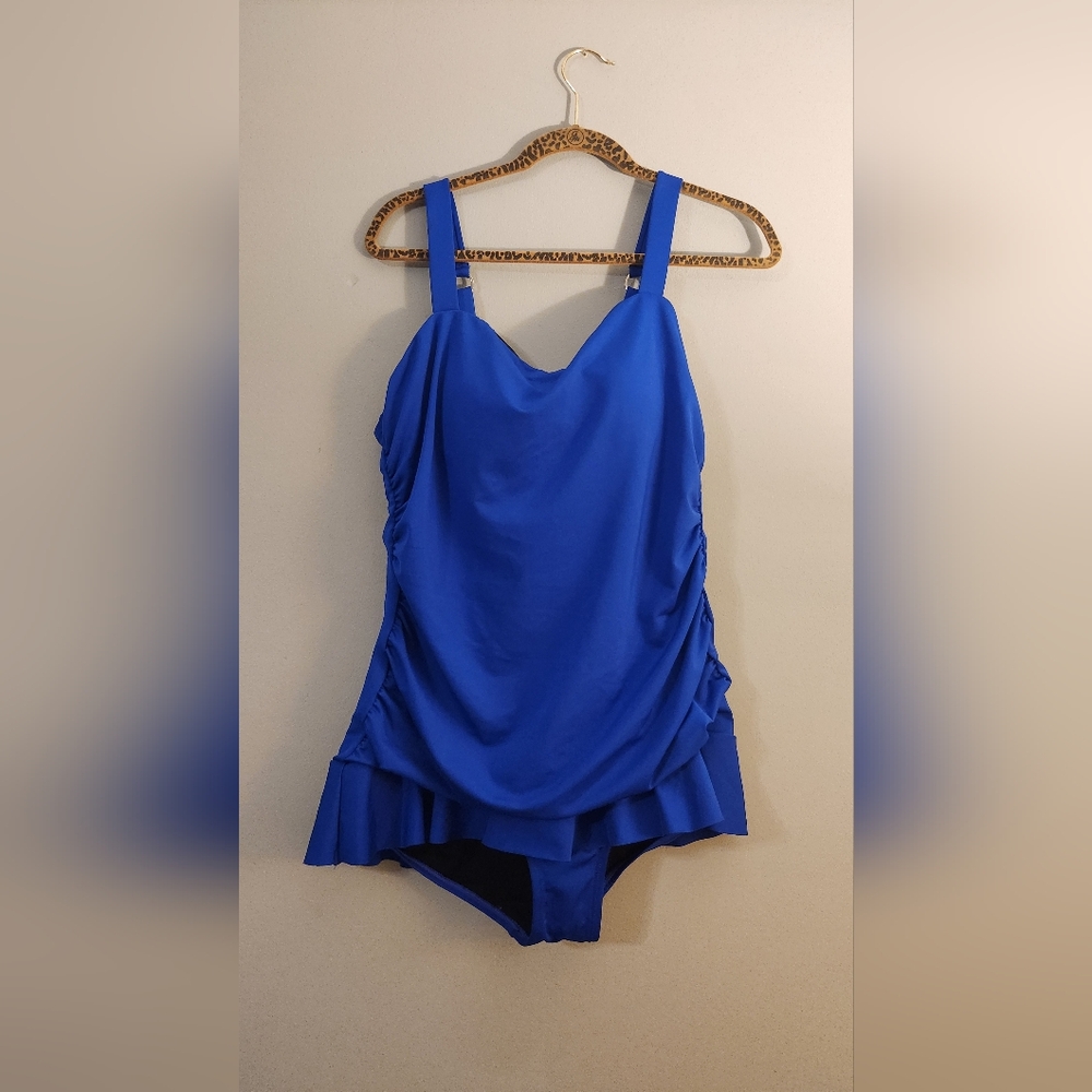 Dolphin WOMEN'S AQUASHAPE SWEETHEART SWIMDRESS